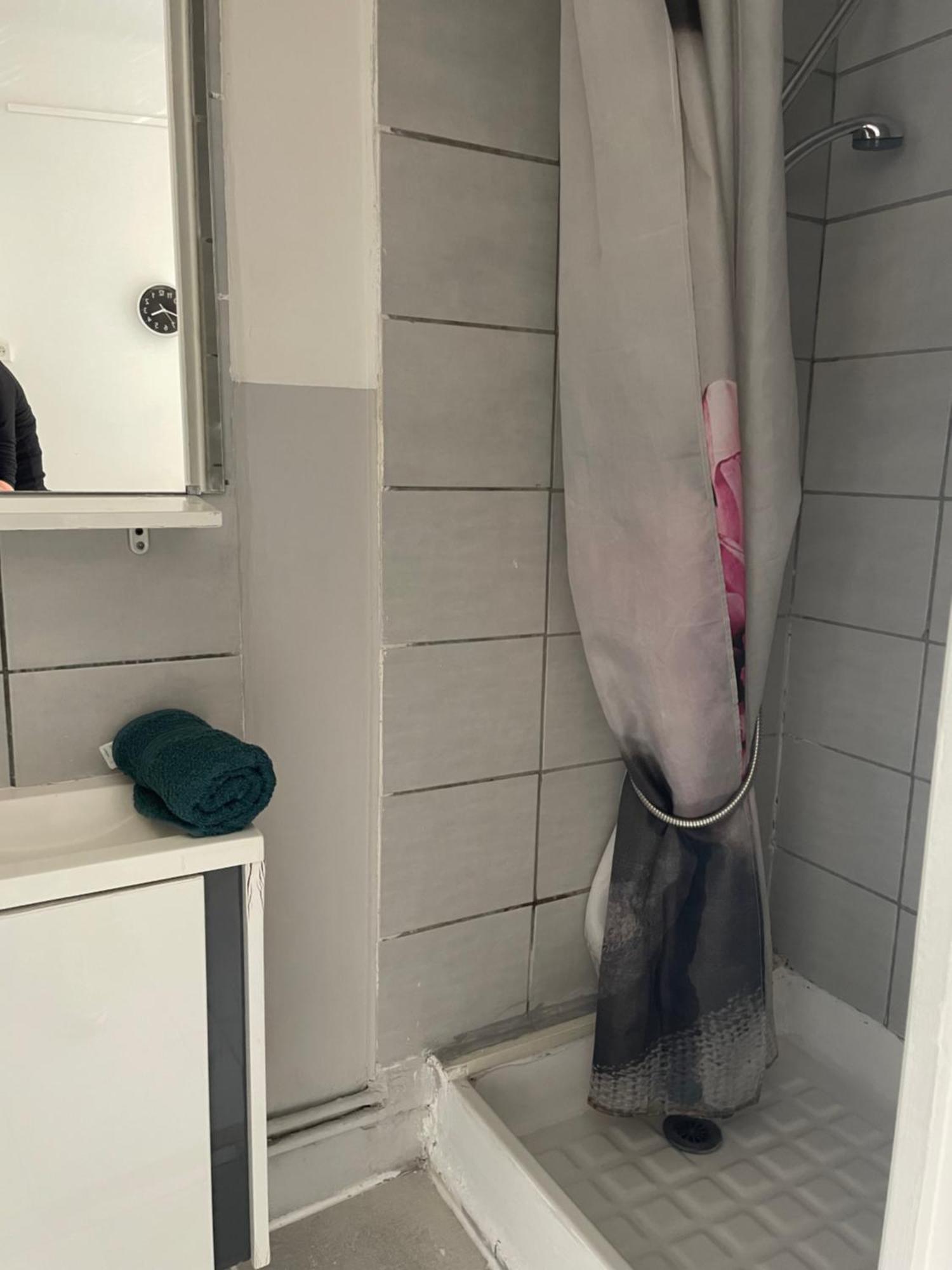 Stud Terras Ville Corniche 2 Pers Stat Gratuit Rue Modif Suivt Possib Et Accord Exclusif Marsilya Dış mekan fotoğraf