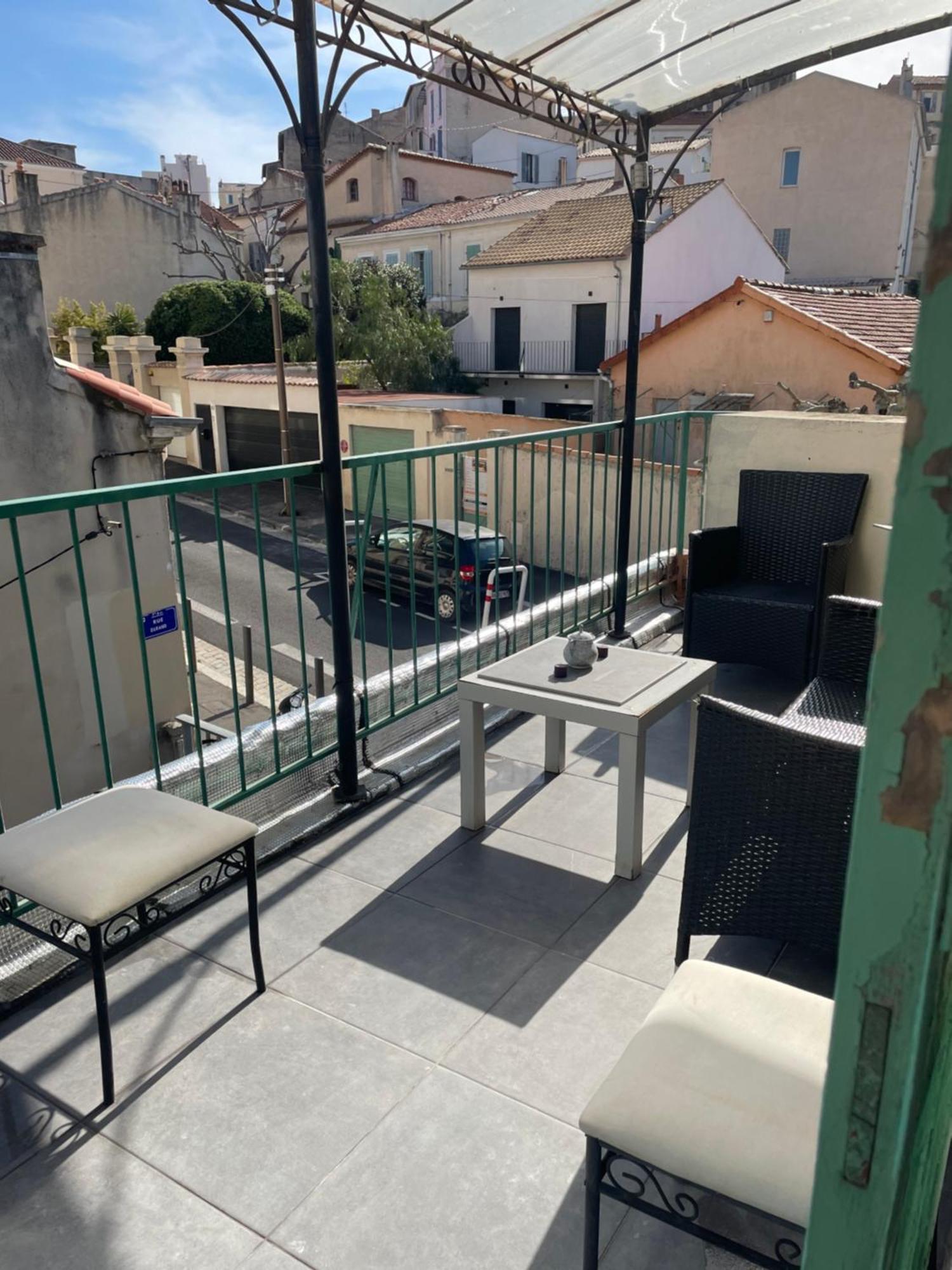 Stud Terras Ville Corniche 2 Pers Stat Gratuit Rue Modif Suivt Possib Et Accord Exclusif Marsilya Dış mekan fotoğraf